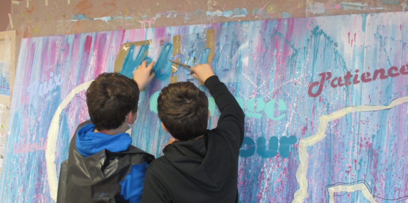 Réalisation de la peinture murale faite par des élèves du collège Sabine Zlatin de Belley. © collège Sabine Zlatin de Belley