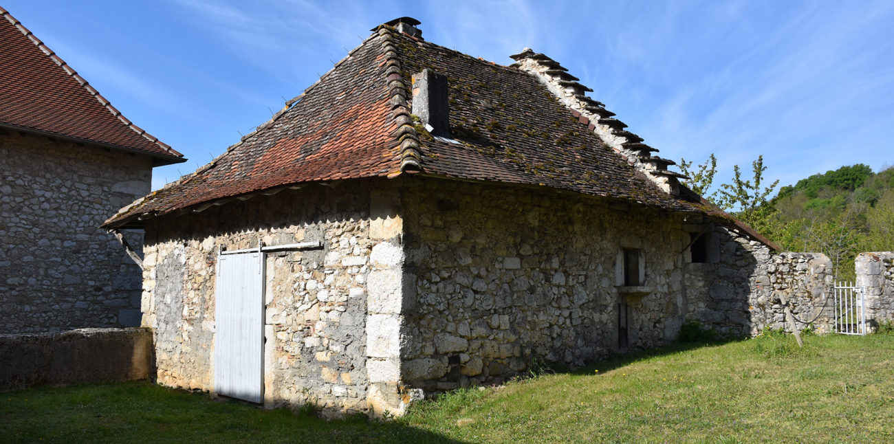the oven of the silkworm farm and the surrounding wall of the house
