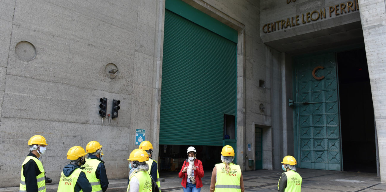 L'équipe de la Maison d'Izieu en visite au barrage de Genissiat © Maison d'Izieu