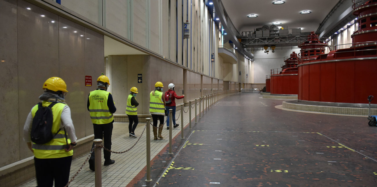 L'équipe de la Maison d'Izieu en visite au barrage de Genissiat © Maison d'Izieu