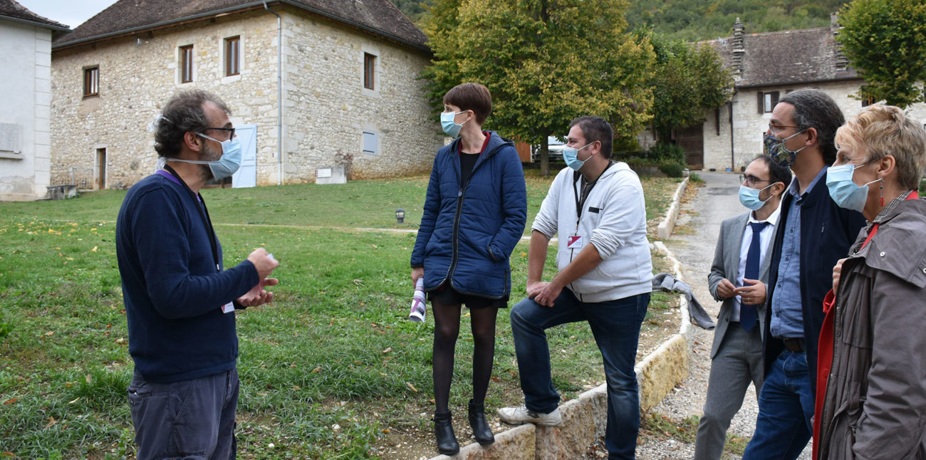 C'est MON patrimoine, présentation des ateliers aux partenaires du projet : membres de l'ADEA01 et de la DDCS © Maison d'Izieu